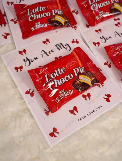 Close-up of customized thank you message on sweet treat favor card